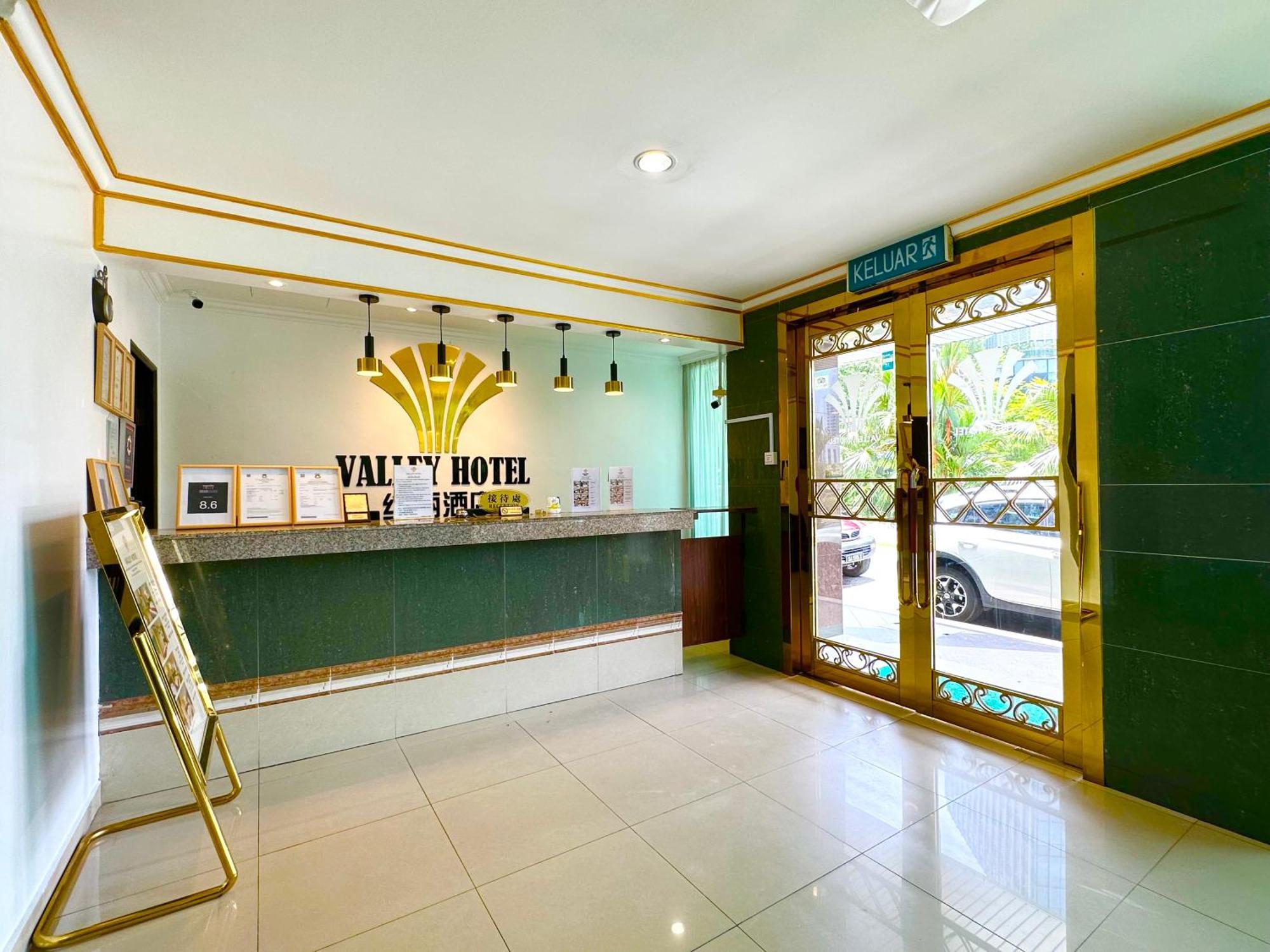 Valley Hotel Kota Kinabalu Exteriör bild